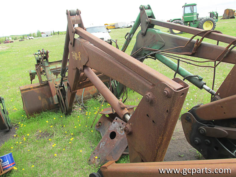 740 LOADER 8FT W/ GRAPPLE